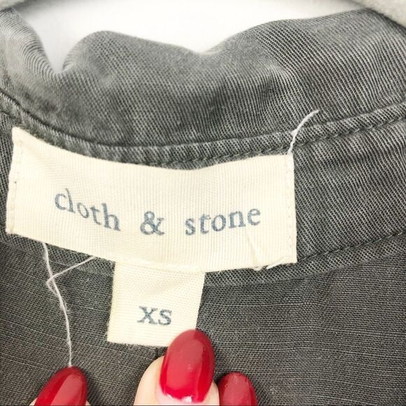 CLOTH & STONE | Gray Tencel Button Up Shirt XS - Picture 3 of 5